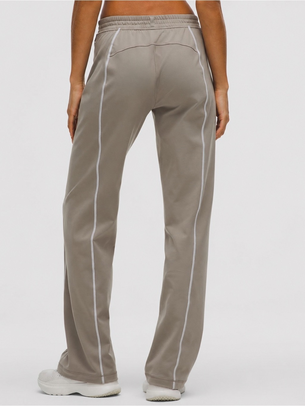 lululemon Define Mid-Rise Track Pant - Picture 4 of 15